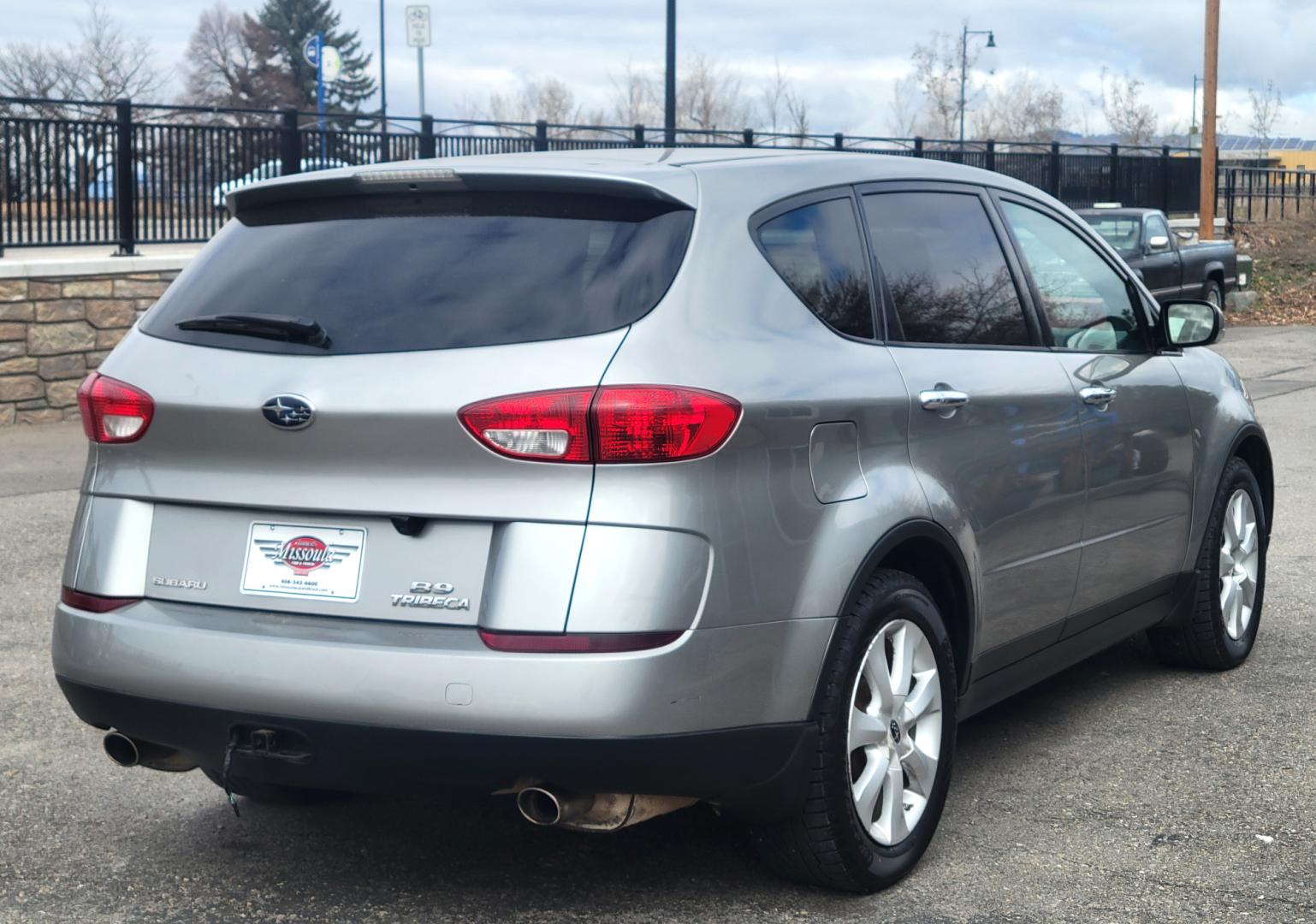 2007 Silver /Brown Subaru B9 Tribeca 5-Passenger (4S4WX82D574) with an 3.0L H6 DOHC 24V engine, 5-Speed Automatic Overdrive transmission, located at 450 N Russell, Missoula, MT, 59801, (406) 543-6600, 46.874496, -114.017433 - Photo#5